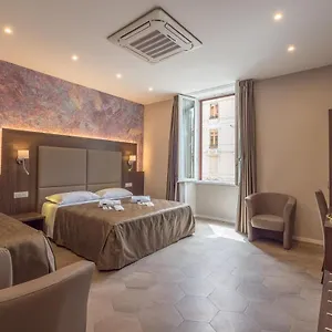 bramble-luxury-suites.it-romehotels.com/