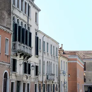 Guest house Canal Riva De Biasio, Venice