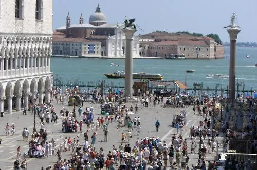 ** Affittacamere Best Windows Venezia Italia
